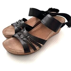 UGG Australia Size 9 Serinda Black Leather Wedge Heel Sandals Womens Shoes